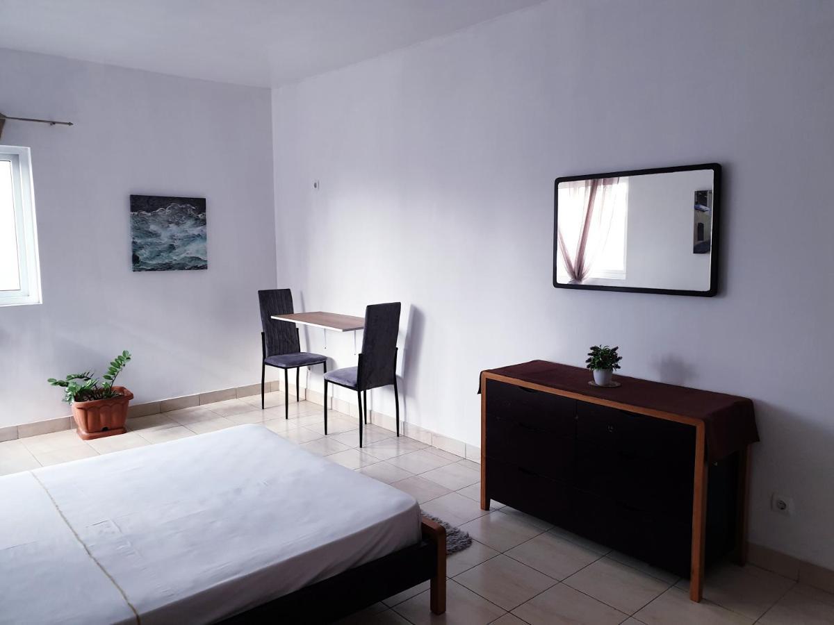 Guest House Mangui Baxu Rooms & Apartment Tarrafal  Eksteriør bilde